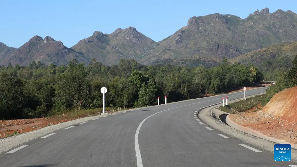 Chinese-built national road improves transport conditions in southeastern Madagascar