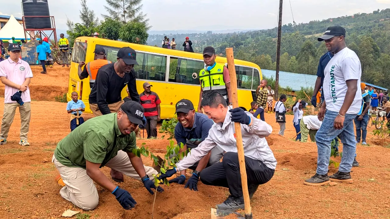 Chinese Community helps restore Masakahills with 7,000 trees