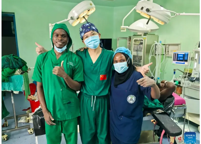 Chinese surgeons save Tanzanian conductor's fractured arm, restoring hope for family