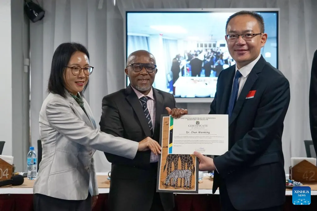 Handover ceremony held between Chinese medical teams in Tanzania