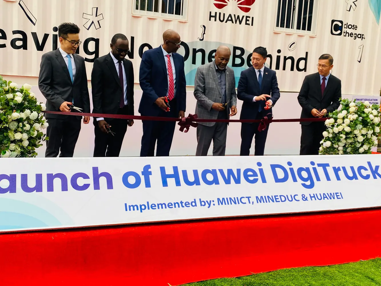 Rwanda and Chinese Technologies Company Huawei to link 2,500 Schools in Phase II of Smart Education