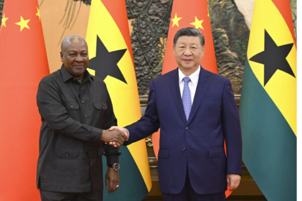 Xi meets Ghanaian president